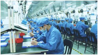 探尋電子煙制造之冠 火器領(lǐng)銜國內(nèi)最大生產(chǎn)基地，軟硬件融合鑄就品質(zhì)